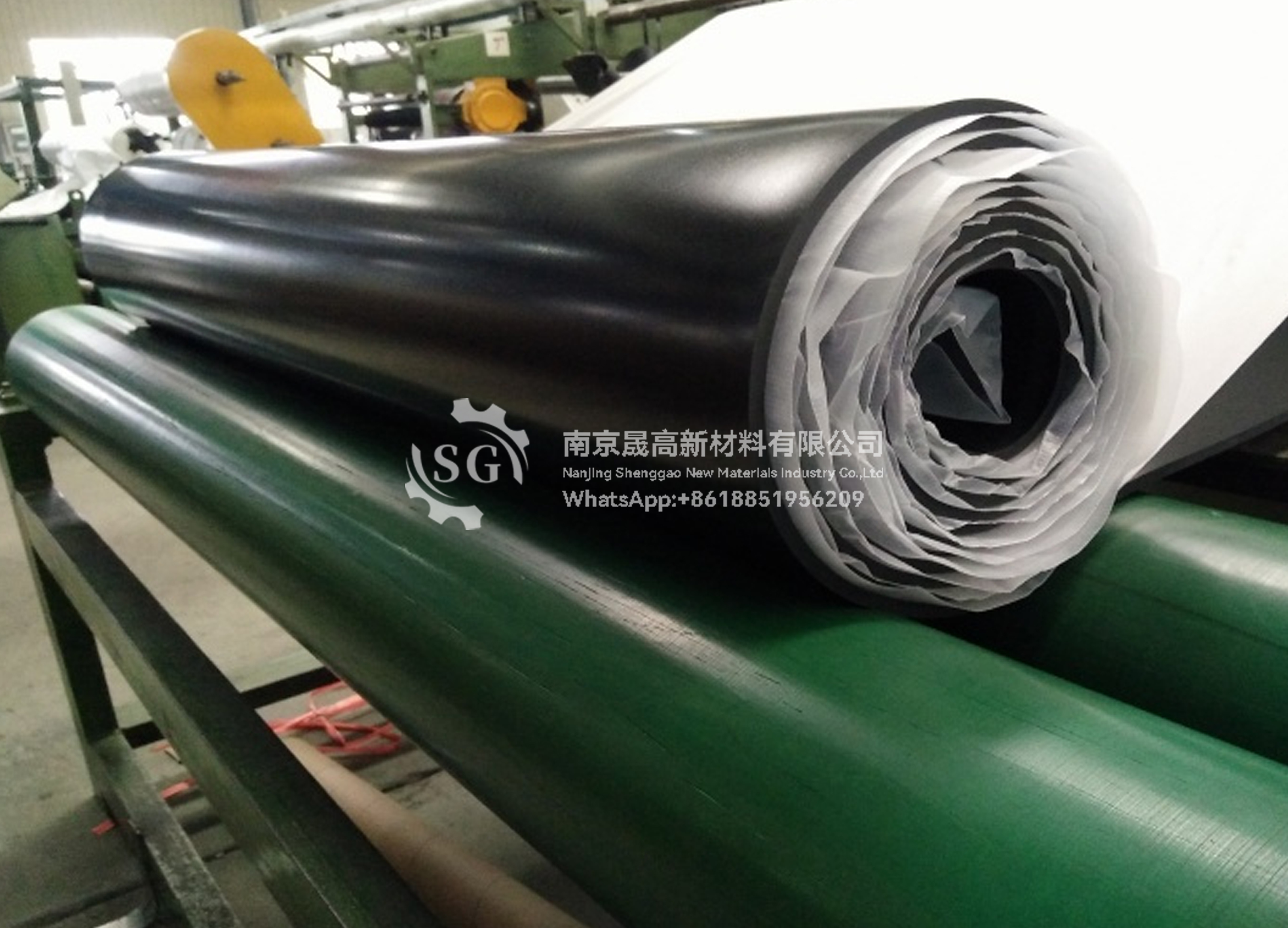 Oil-resistant rubber sheet